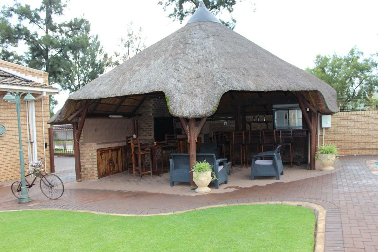 House And Heart Guest House Vanderbijlpark Exterior photo